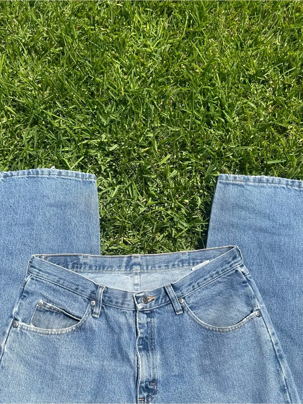 Men's Classic Light Blue Denim Jeans Size 34x30 Relaxed Fit